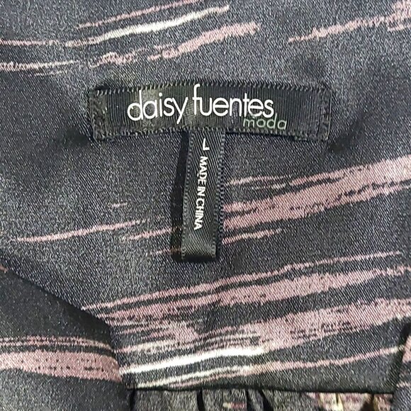Daisy Fuentes Moda - Women's Size L - Short Sleeve Blouse - Black And Purple - Picture 3 of 10